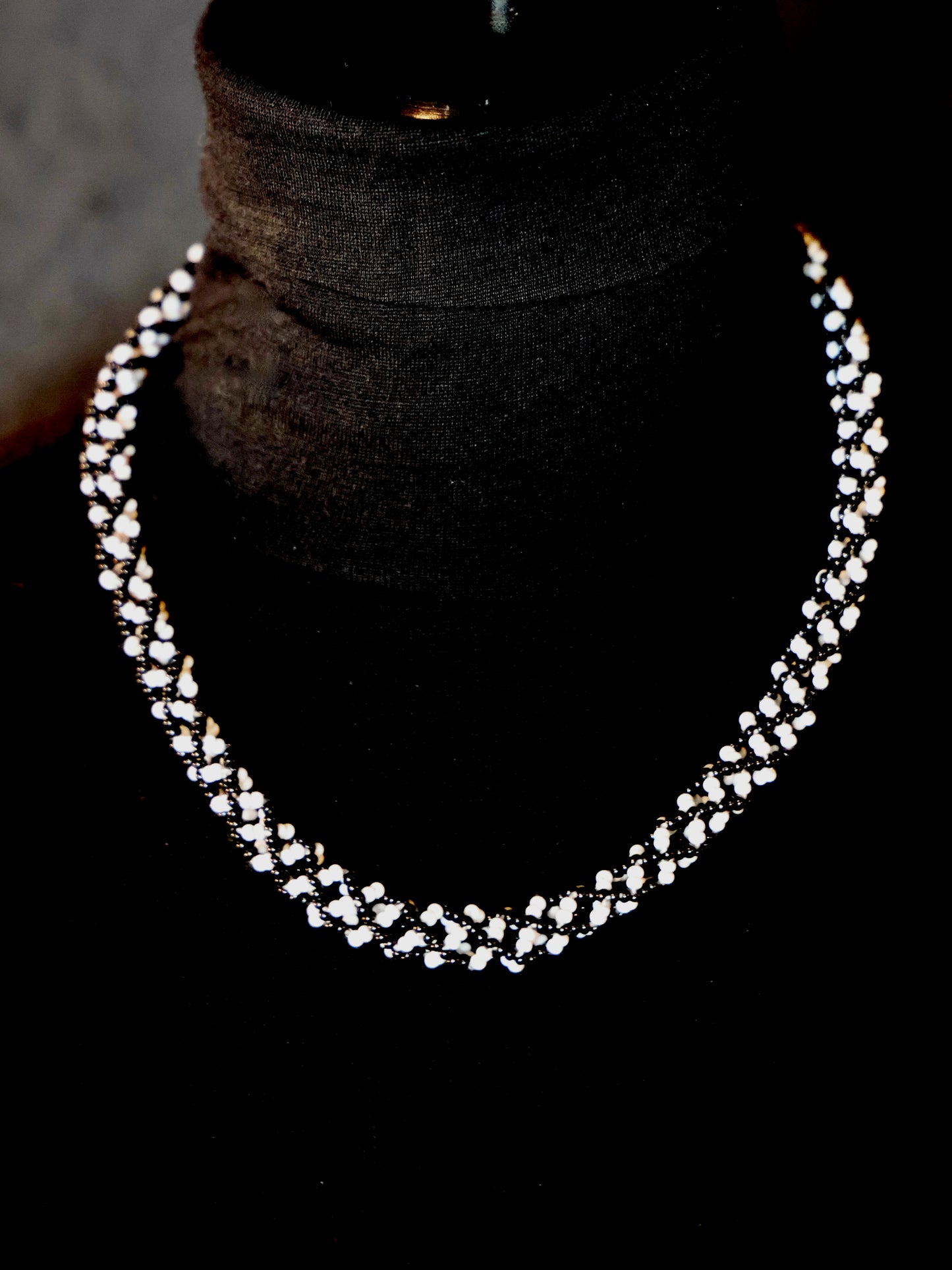 Elegance in Monochrome Collar Necklar